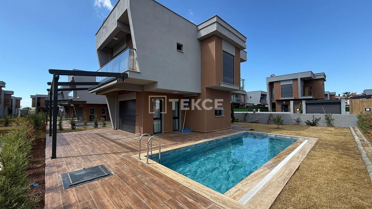 Villa à Kusadasi, Turquie, 160 m² - image 1
