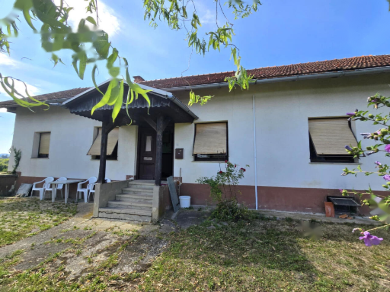 Maison à Lendava, Slovénie, 90 m² - image 1