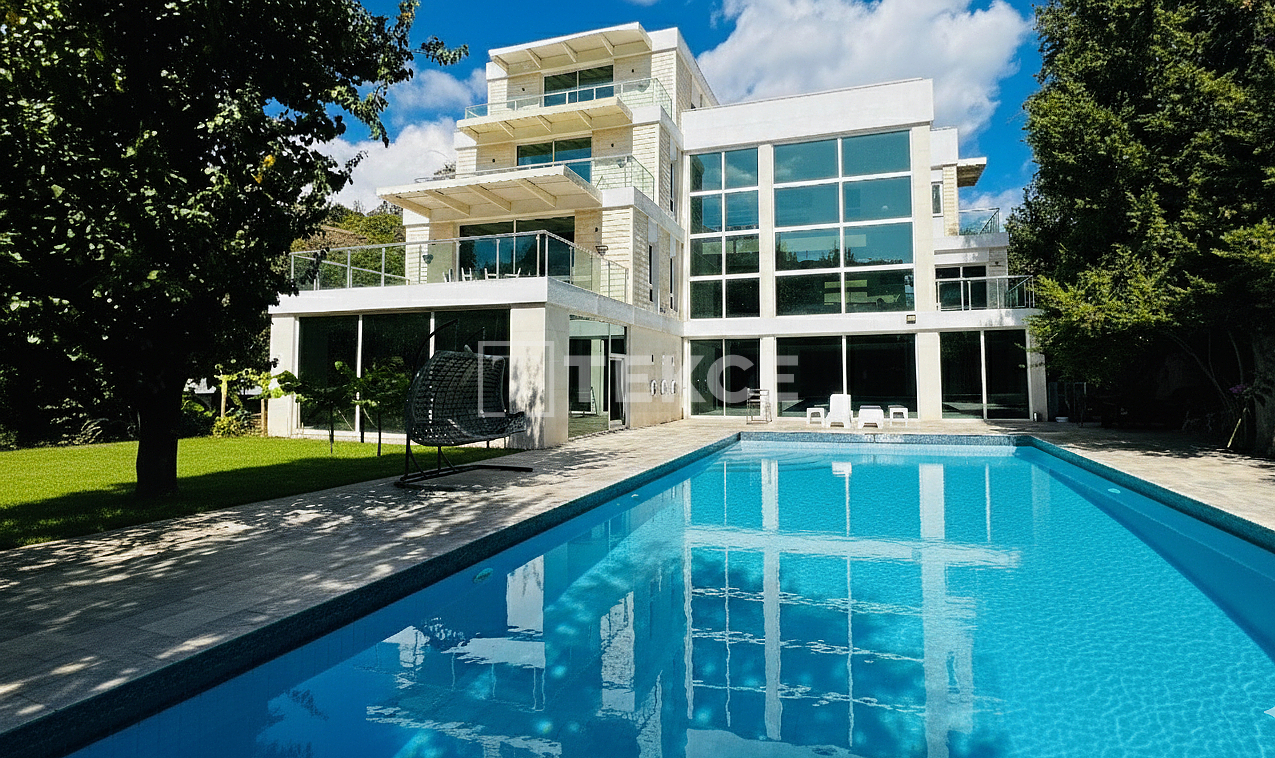 Villa à Kemer, Turquie, 797 m² - image 1