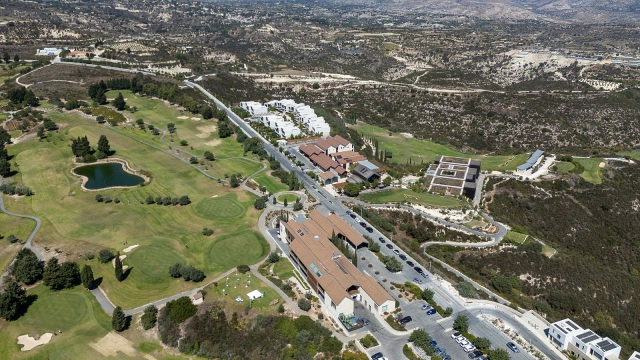 Villa en Pafos, Chipre, 1 200 m² - imagen 1