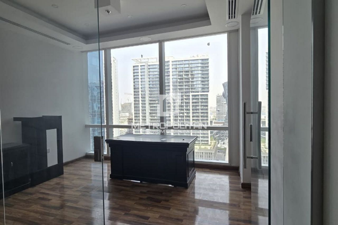 Office in Dubai, UAE, 41 m² - picture 1