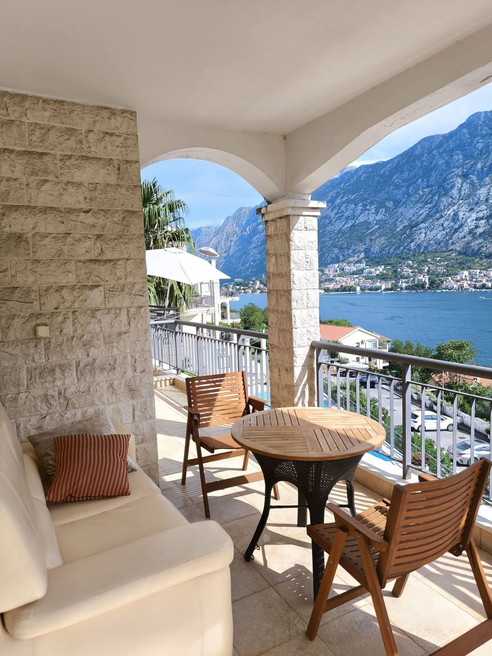 Apartment in Kotor, Montenegro, 76 m² - picture 4