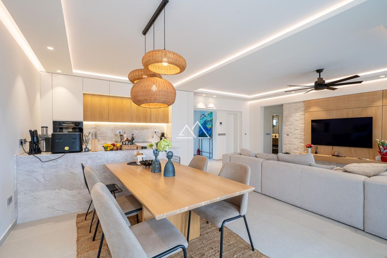 Appartamenti a Tivat, Montenegro, 122 m² - foto 3