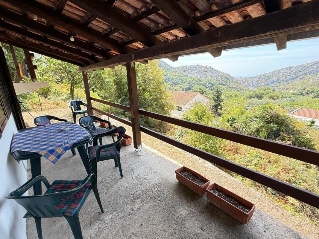 Haus in Chan, Montenegro, 140 m² - Foto 1