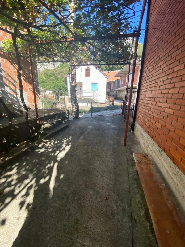 Maison à Sutomore, Monténégro, 74 m² - image 2