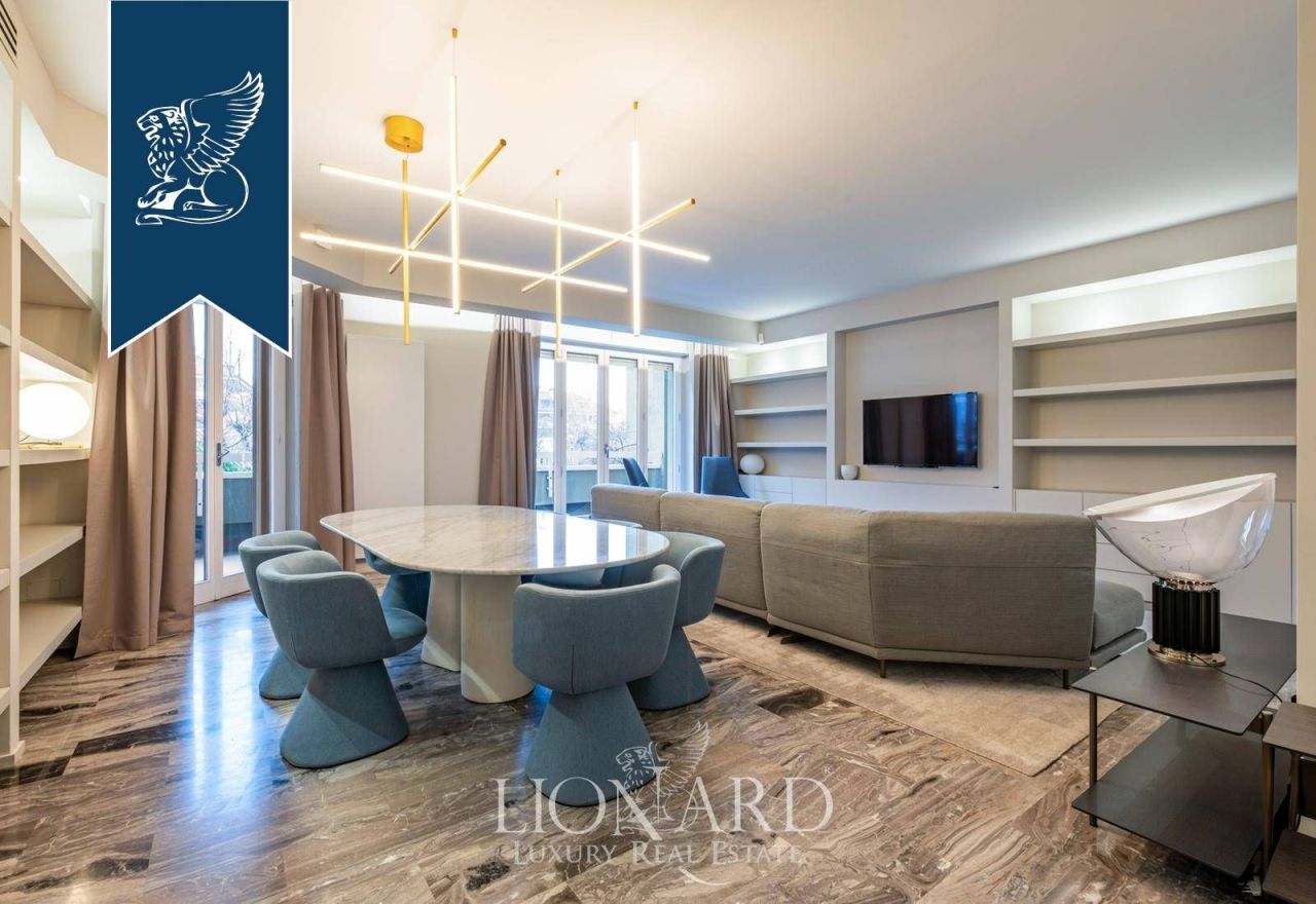 Apartamento en Milán, Italia, 280 m² - imagen 1