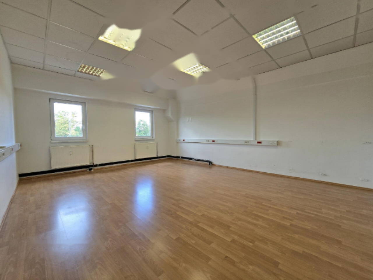 Ufficio a Lubiana, Slovenia, 30 m² - foto 1
