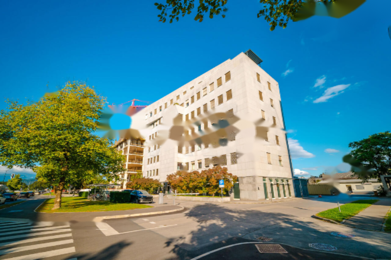Bureau à Ljubljana, Slovénie, 113 m² - image 1