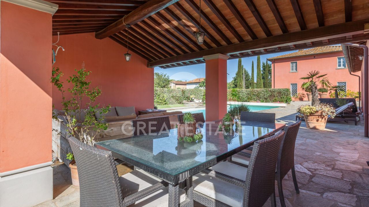 Maison à Cortone, Italie, 344.35 m² - image 1