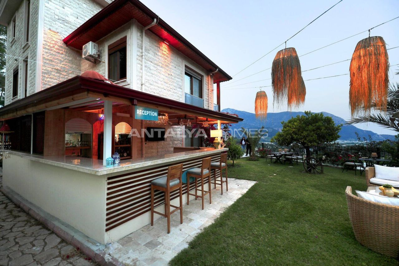 Villa à Kumluca, Turquie, 475 m² - image 1