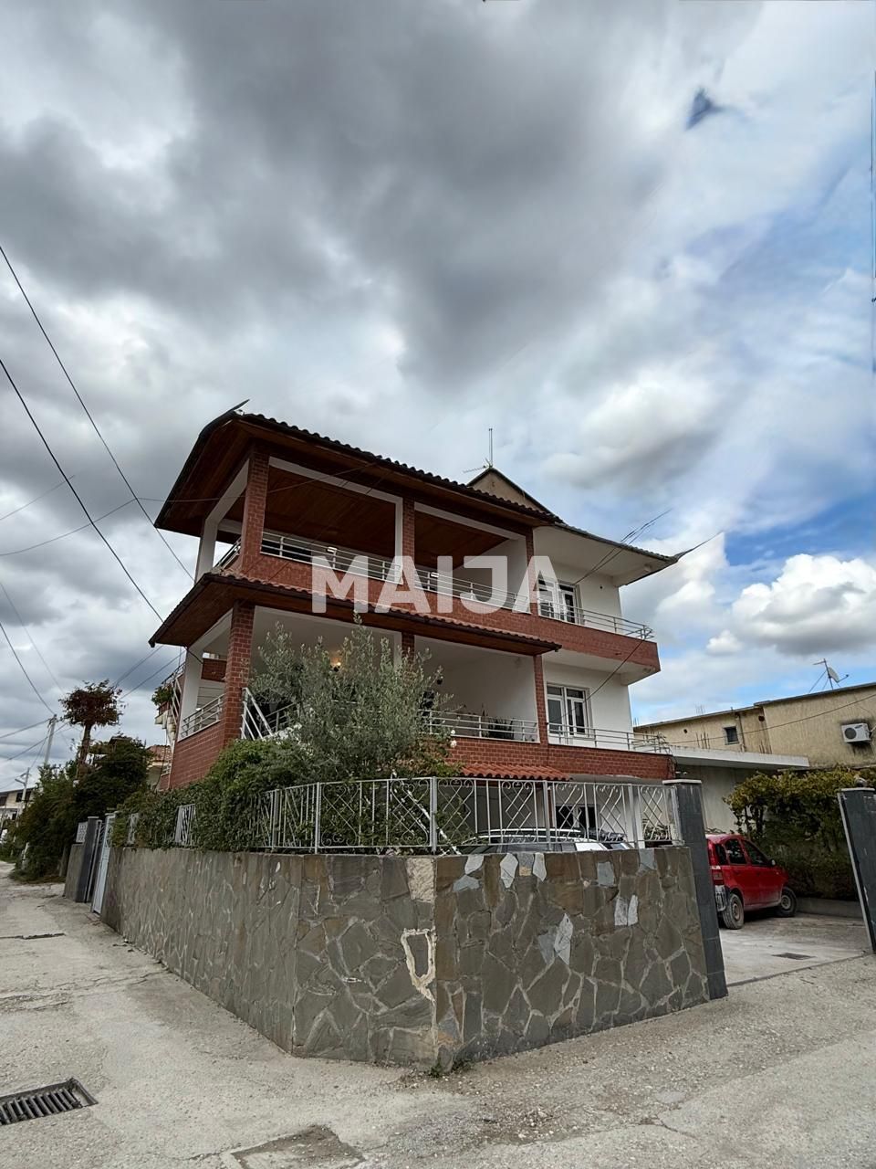 Villa in Vlore, Albania, 254 m² - picture 1