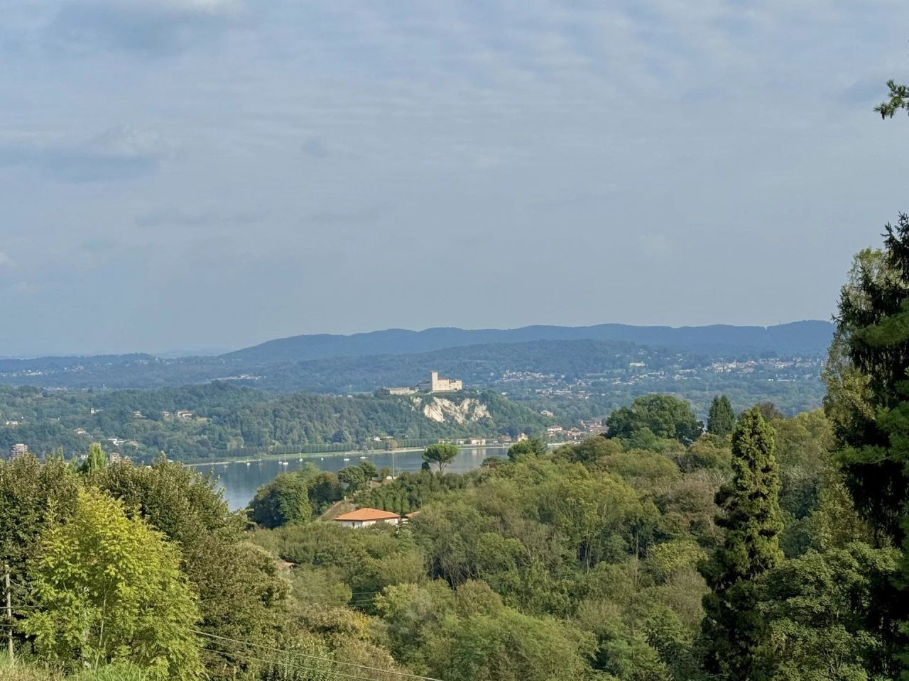 Villa in Arona, Italy, 370 m² - picture 7