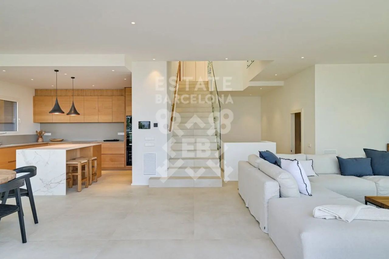 Maison à Begur, Espagne, 347 m² - image 2