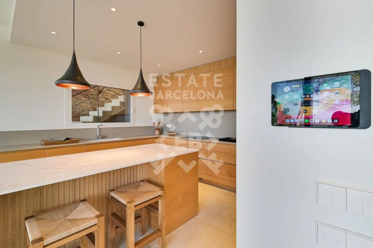 Maison à Begur, Espagne, 347 m² - image 4