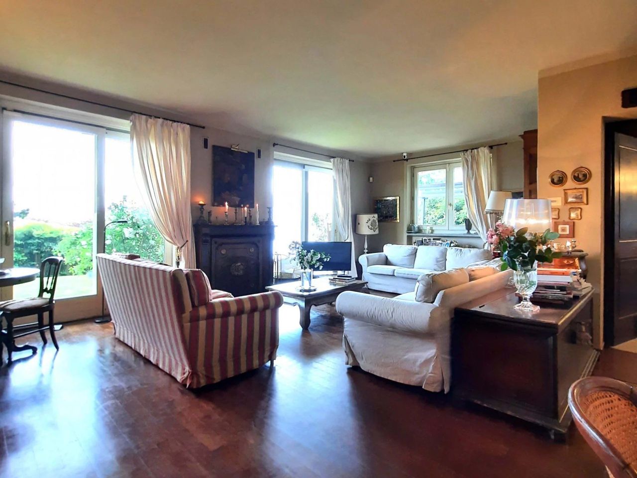 Villa à Verbania, Italie, 300 m² - image 8