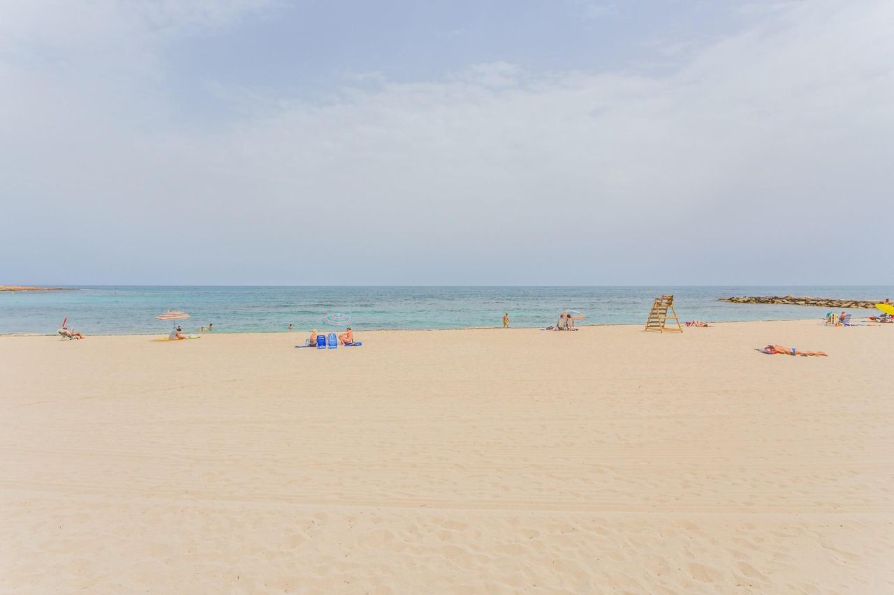 Flat in Torrevieja, Spain, 69 m² - picture 15