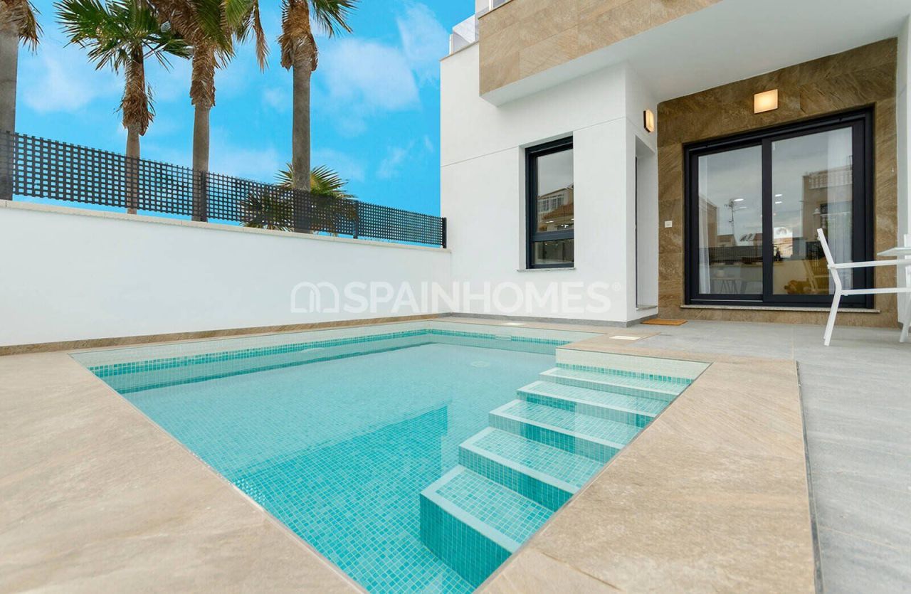 Villa à Torrevieja, Espagne, 159 m² - image 1