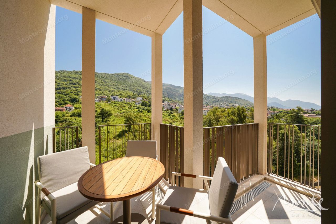 Appartamenti a Tivat, Montenegro, 91 m² - foto 1