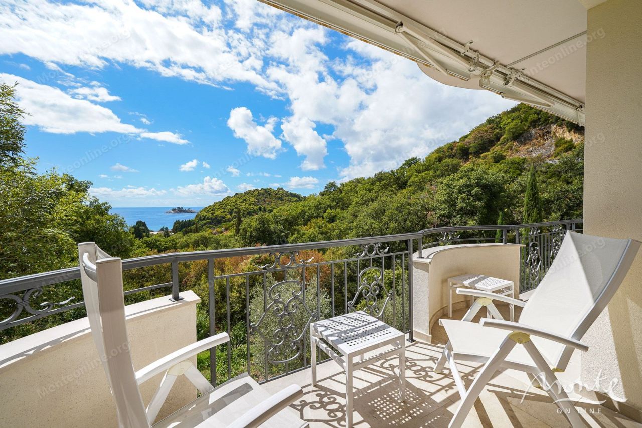 Apartamento en Petrovac, Montenegro, 88 m² - imagen 1