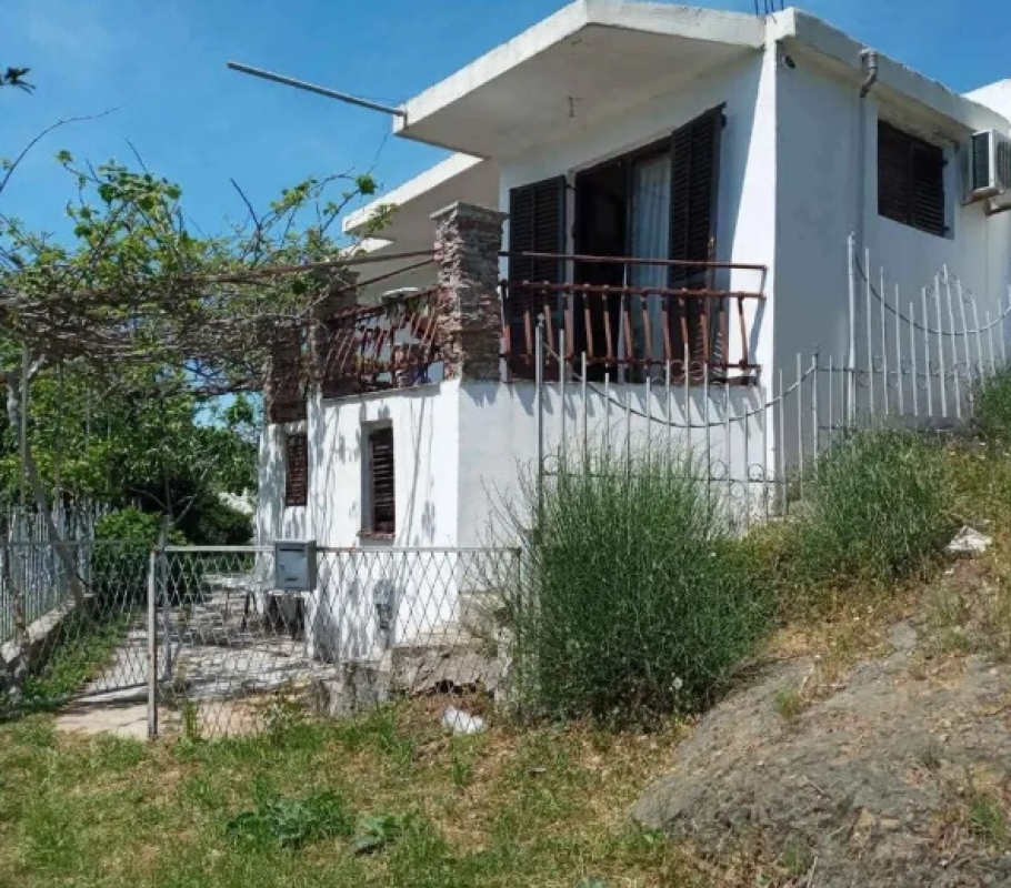 Haus in Sutomore, Montenegro, 83 m² - Foto 1