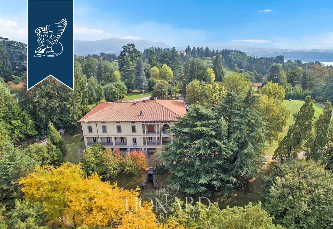 Villa en Como, Italia, 1 500 m² - imagen 1
