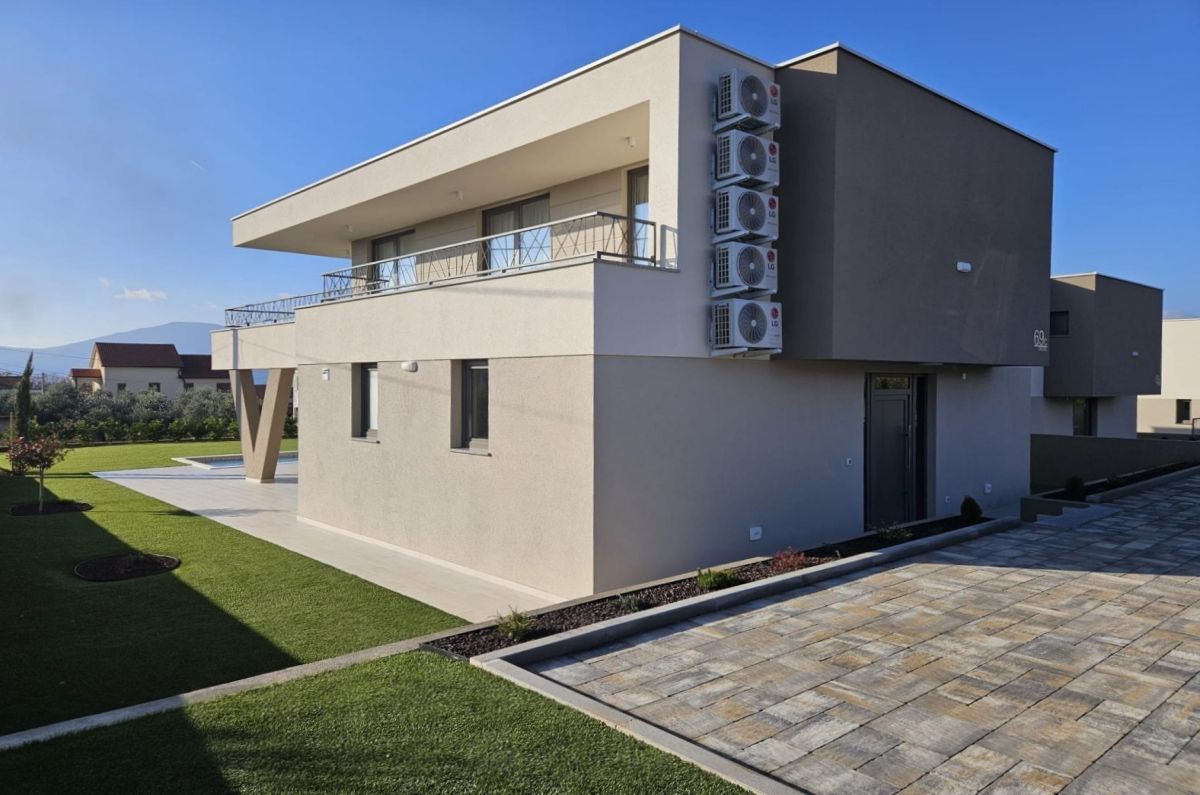 Villa on Krk, Croatia, 205 m² - picture 12