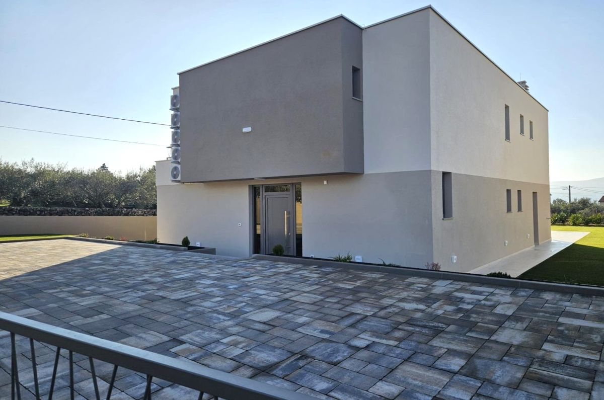 Villa on Krk, Croatia, 205 m² - picture 13