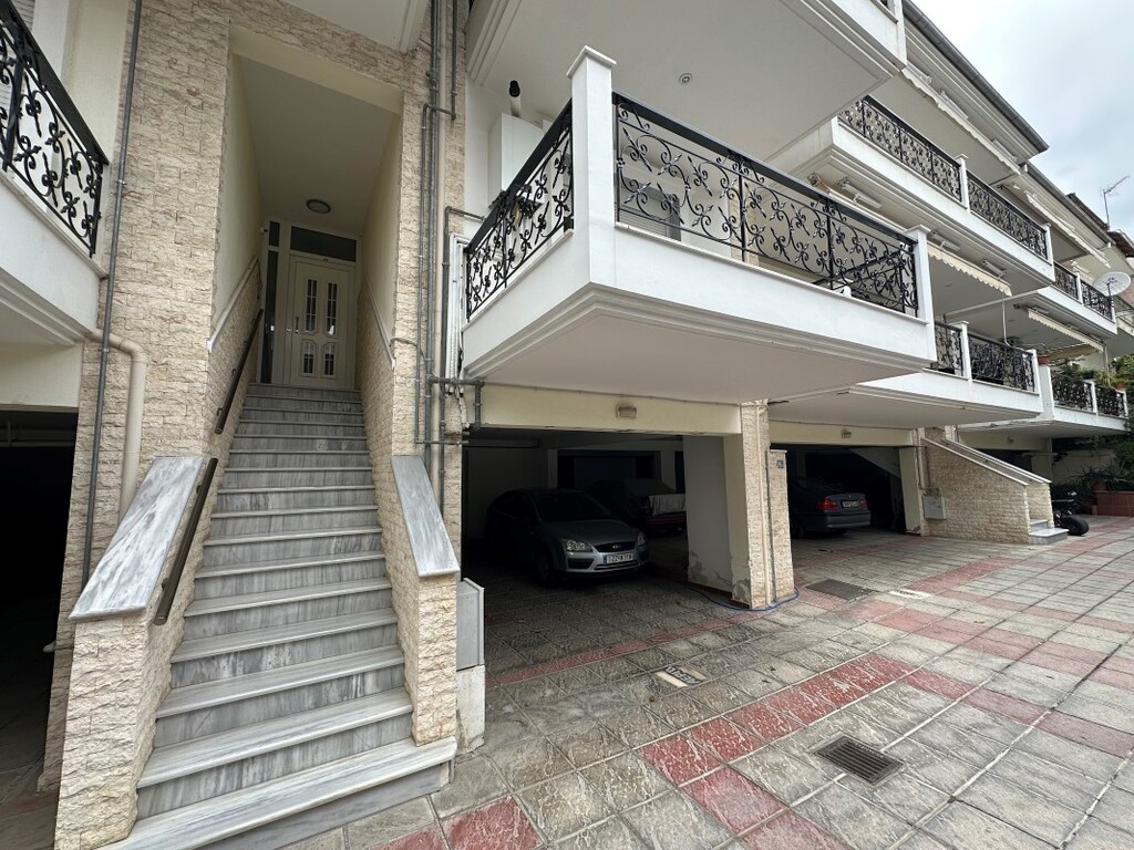 Flat in Thessaloniki, Greece, 80 m² - picture 1