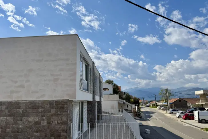 Piso en Đuraševići, Montenegro, 84 m² - imagen 5