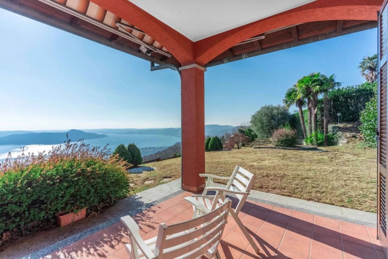 Villa in Lesa, Italy, 318 m² - picture 17