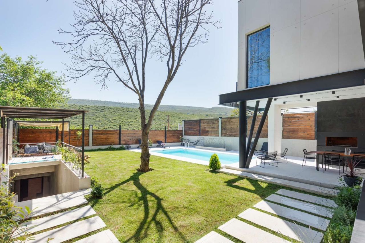 Maison à Tbilissi, Géorgie, 330 m² - image 1