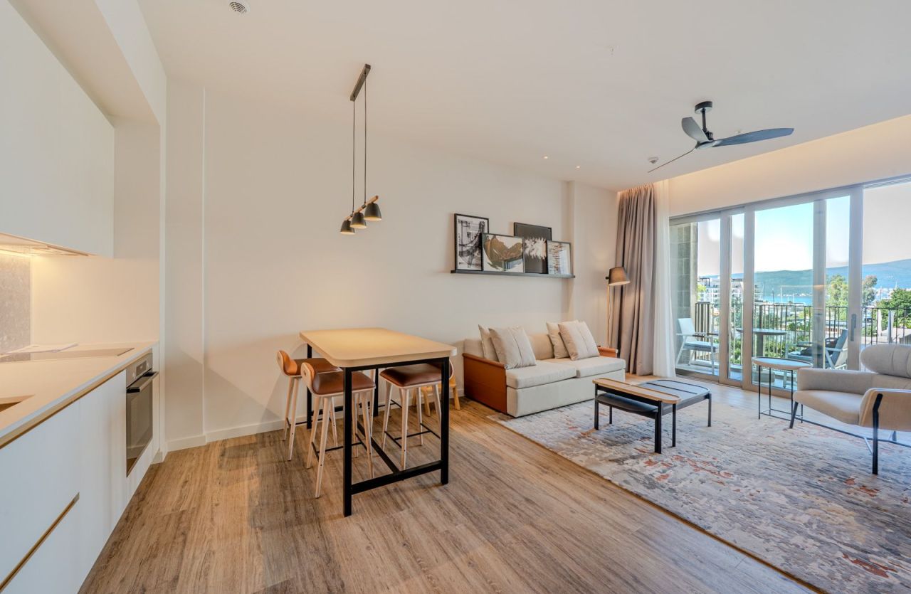 Apartamento en Tivat, Montenegro, 63 m² - imagen 5