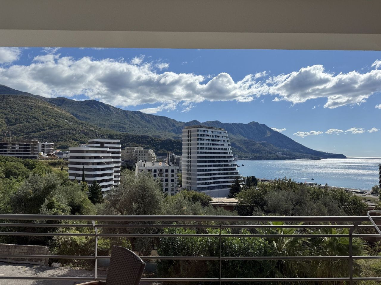 Wohnung in Becici, Montenegro, 46 m² - Foto 1