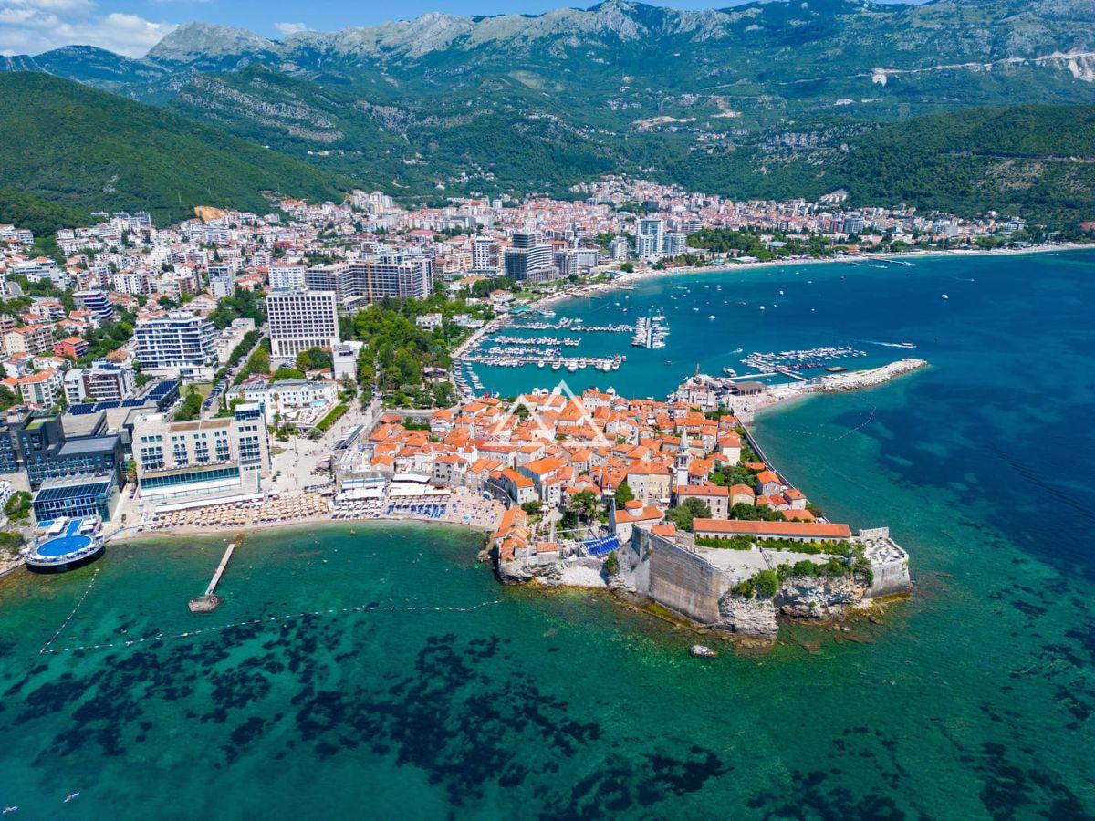 Commercial property in Budva, Montenegro, 430 m² - picture 2