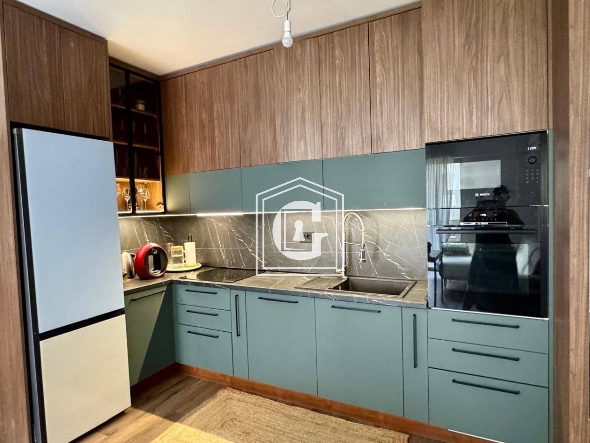 Apartamento en Budva, Montenegro, 82 m² - imagen 1