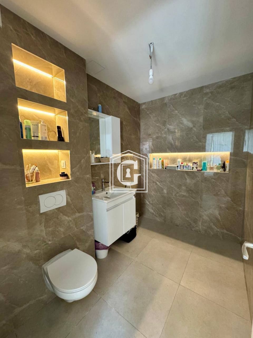 Apartamento en Budva, Montenegro, 82 m² - imagen 9