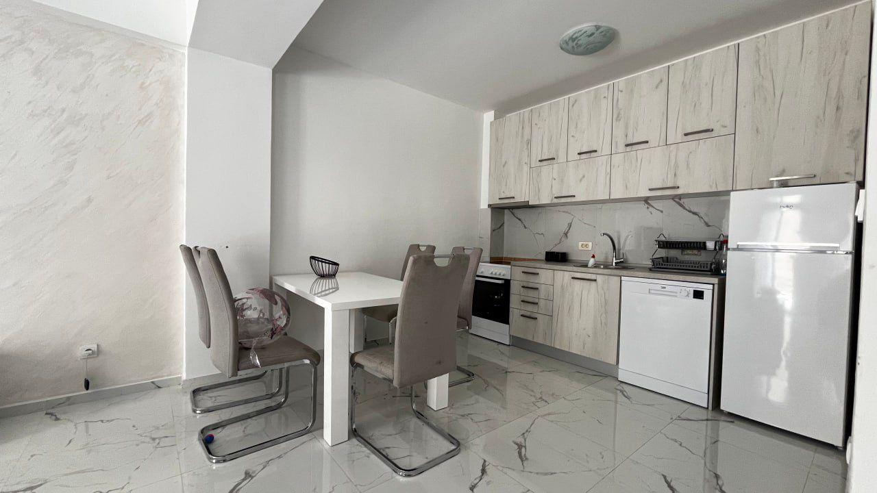 Appartement à Petrovac, Monténégro, 135 m² - image 1