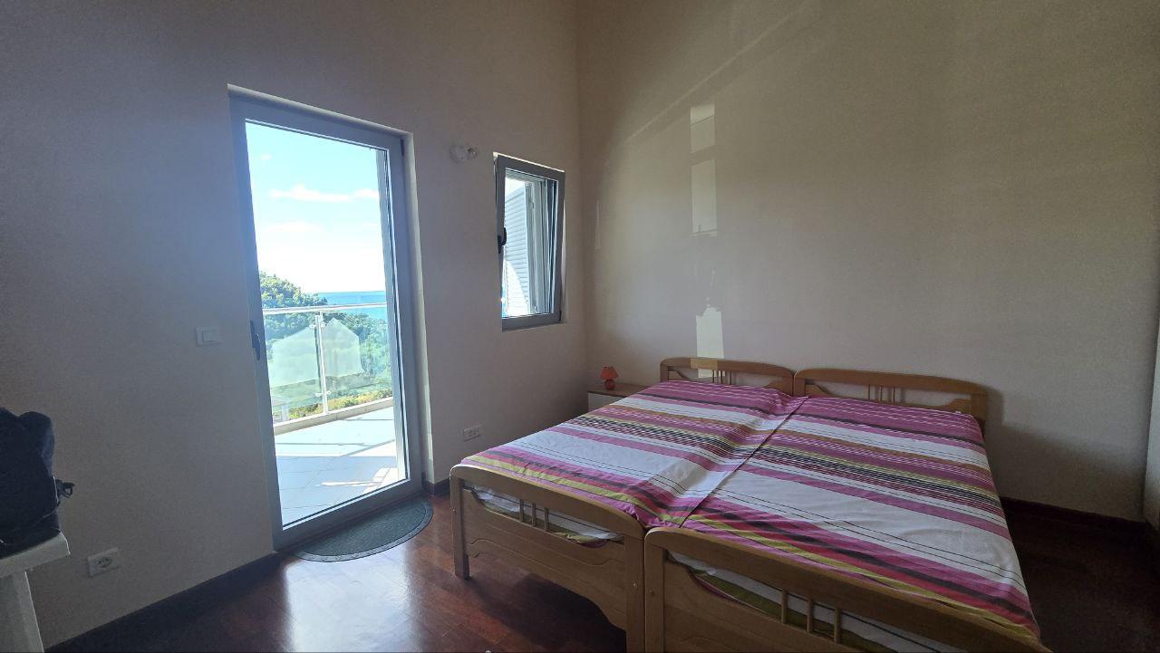 Appartement à Petrovac, Monténégro, 93 m² - image 2