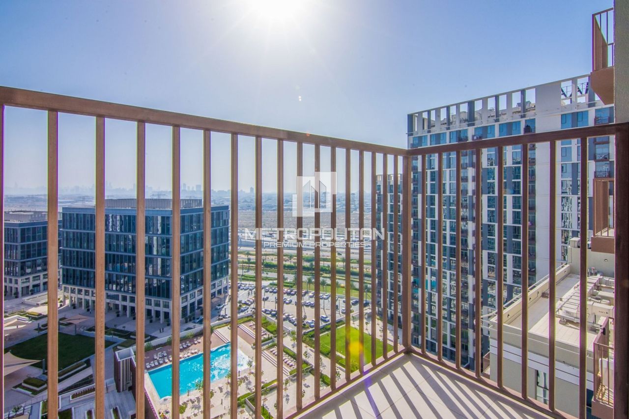 Apartment in Dubai, UAE, 69 m² - picture 1