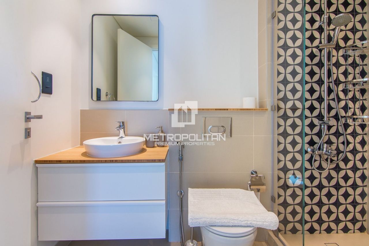 Apartment in Dubai, UAE, 69 m² - picture 15