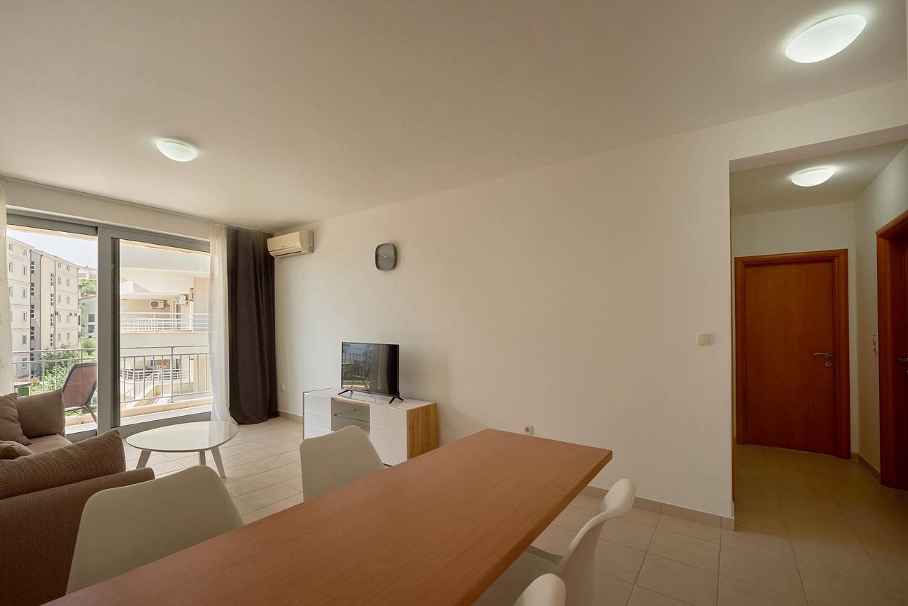 Flat in Petrovac, Montenegro, 60 m² - picture 2