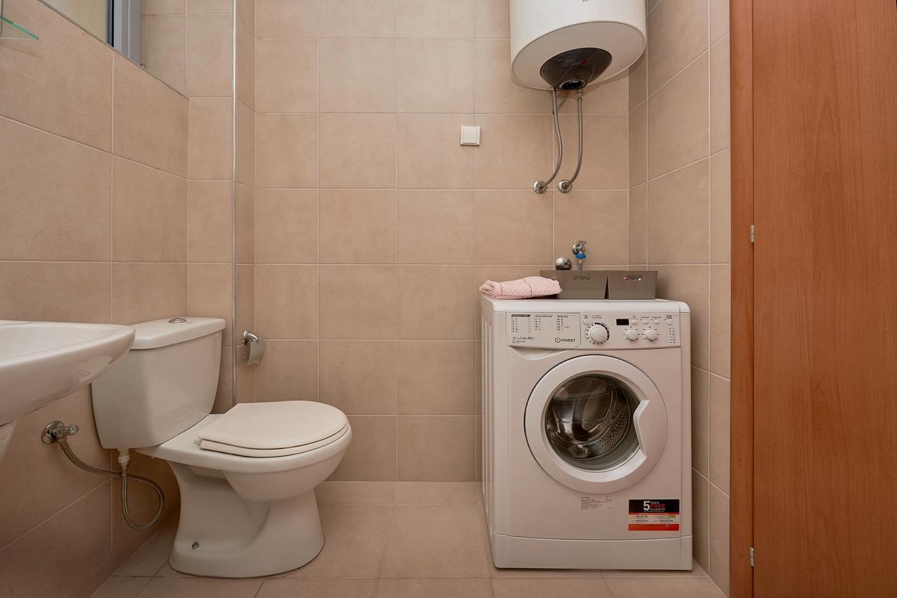 Flat in Petrovac, Montenegro, 60 m² - picture 8