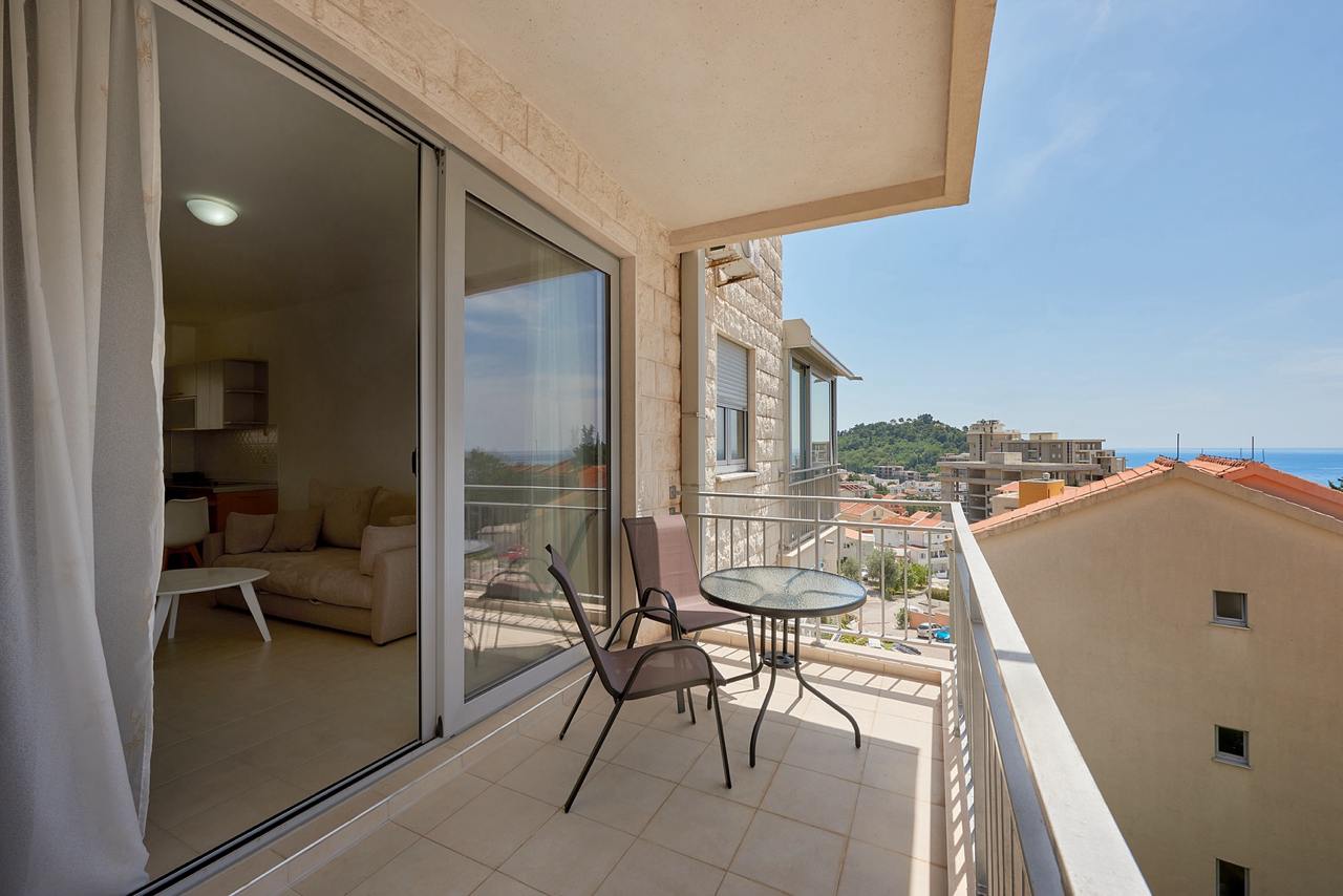 Flat in Petrovac, Montenegro, 60 m² - picture 3