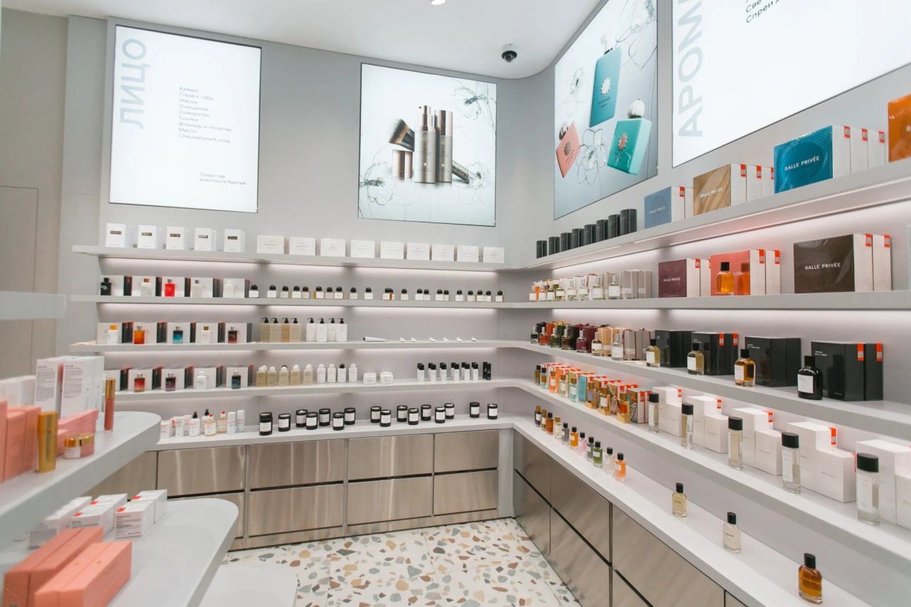 Commercial property in Barcelona, Spain, 282 m² - picture 2