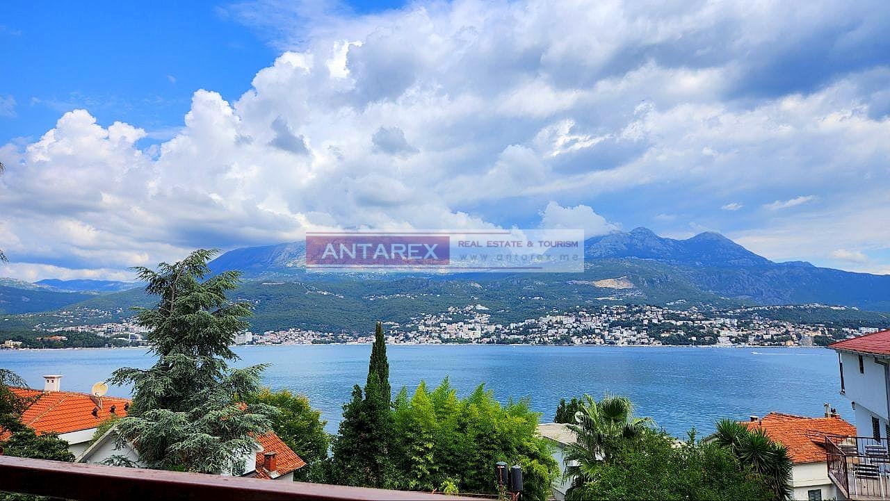 Appartamenti a Njivice, Montenegro, 73 m² - foto 1