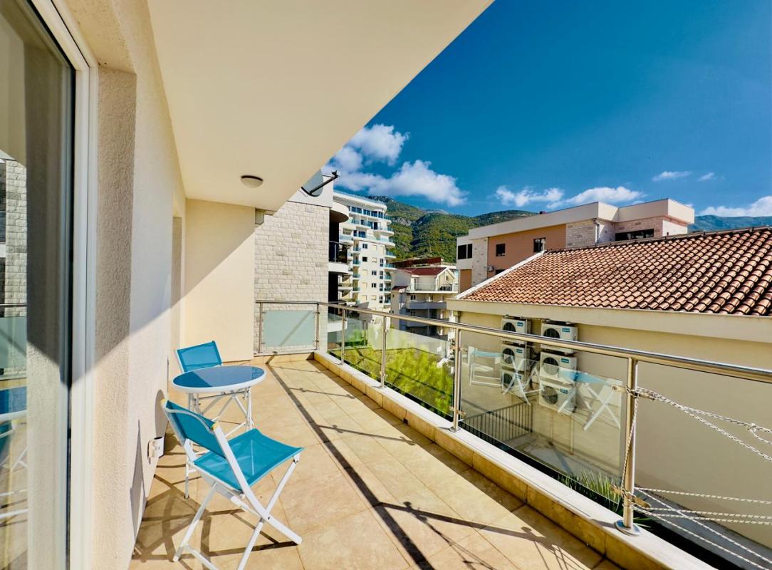 Flat in Becici, Montenegro, 60 m² - picture 2