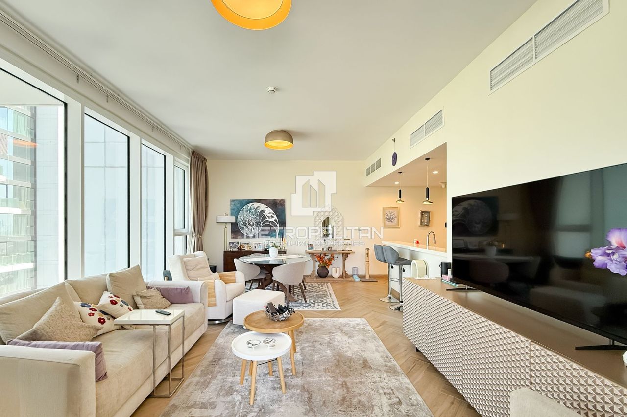 Apartment in Dubai, UAE, 130 m² - picture 1