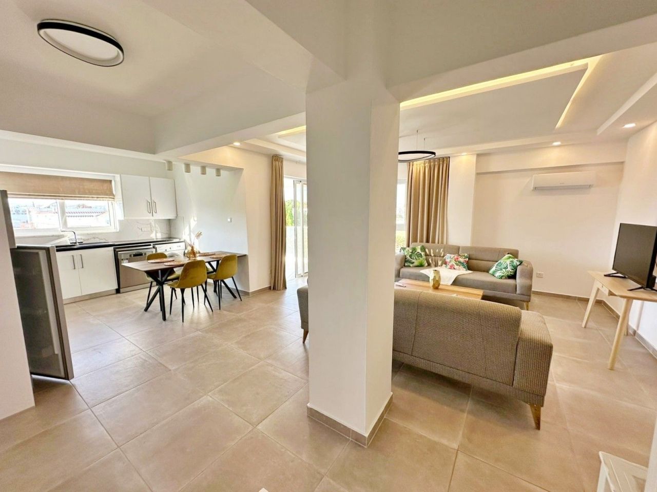 Villa en Lárnaca, Chipre, 141 m² - imagen 3