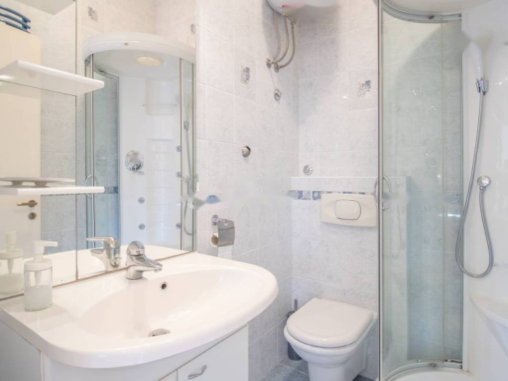 Flat in Opatija, Croatia, 99 m² - picture 9