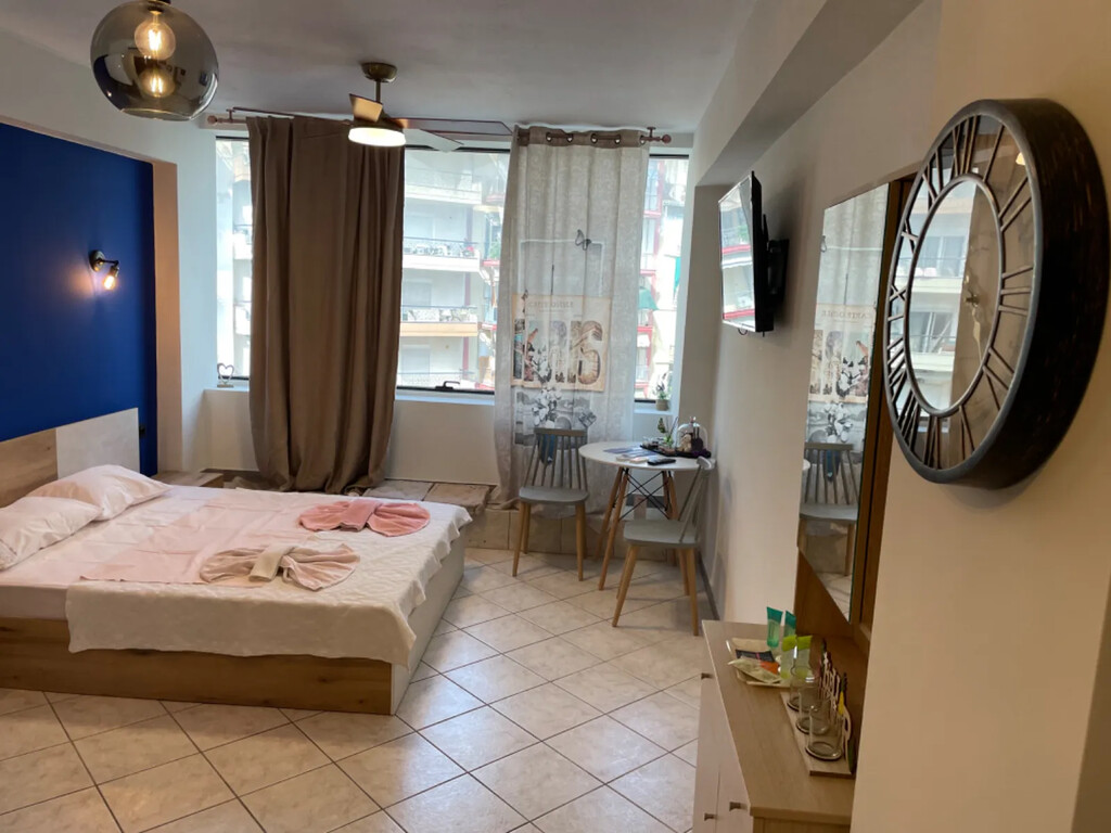 Flat in Thessaloniki, Greece, 25 m² - picture 2